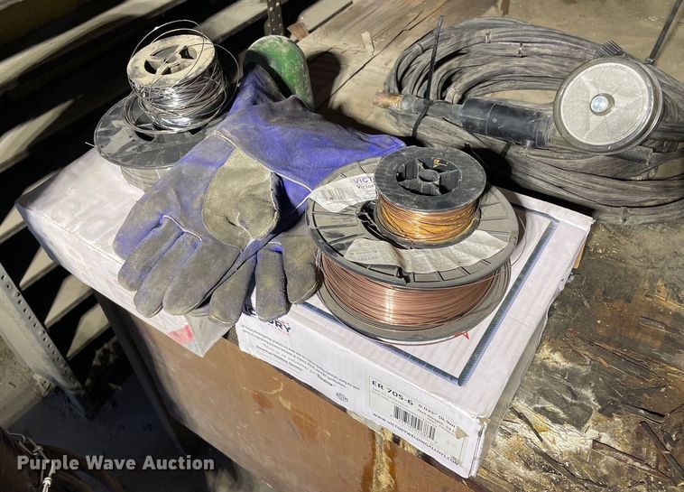 image for item NY9890 Miller Millermatic 252  welder