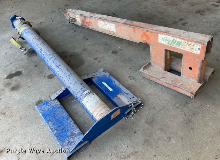 image for item NY9896 (2) forklift booms