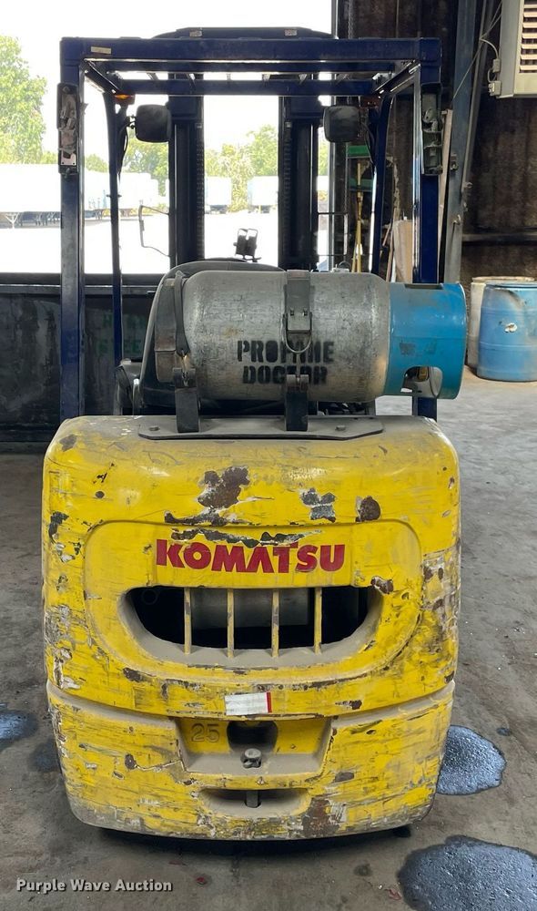 image for item NY9898 Komatsu 25  forklift