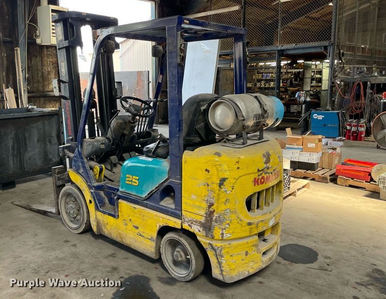 image for item NY9898 Komatsu 25  forklift
