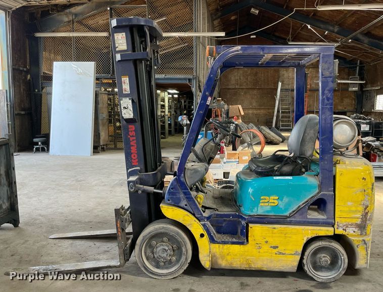 image for item NY9898 Komatsu 25  forklift