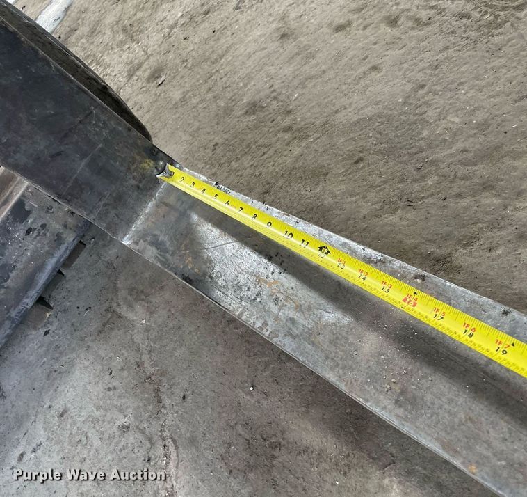 image for item NY9898 Komatsu 25  forklift