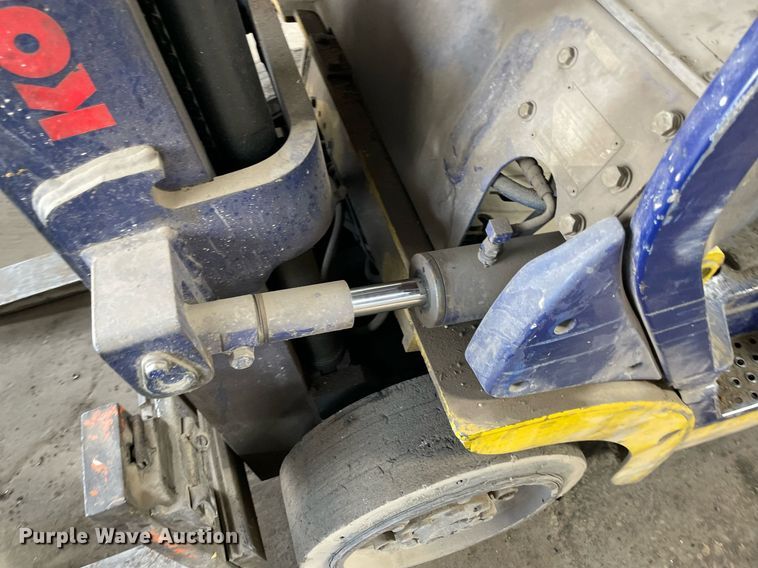 image for item NY9898 Komatsu 25  forklift