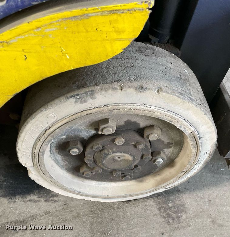 image for item NY9898 Komatsu 25  forklift