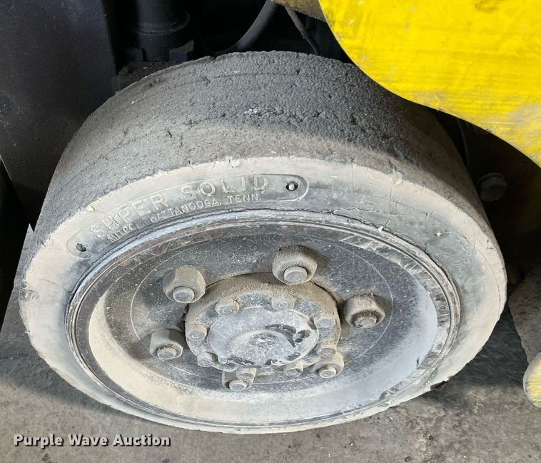 image for item NY9898 Komatsu 25  forklift