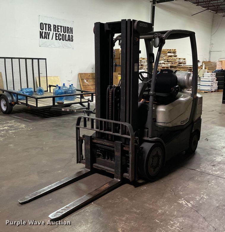 image for item NY9901 Crown  forklift