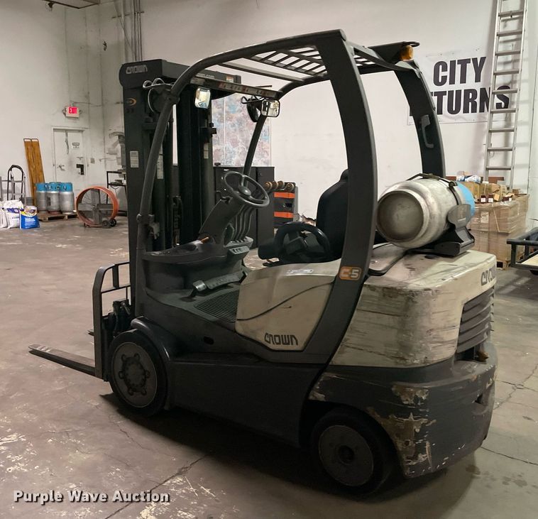image for item NY9901 Crown  forklift
