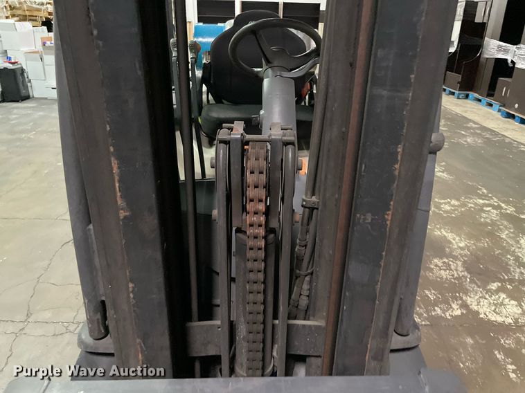 image for item NY9901 Crown  forklift