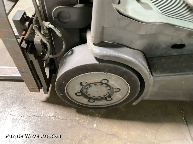 image for item NY9901 Crown  forklift