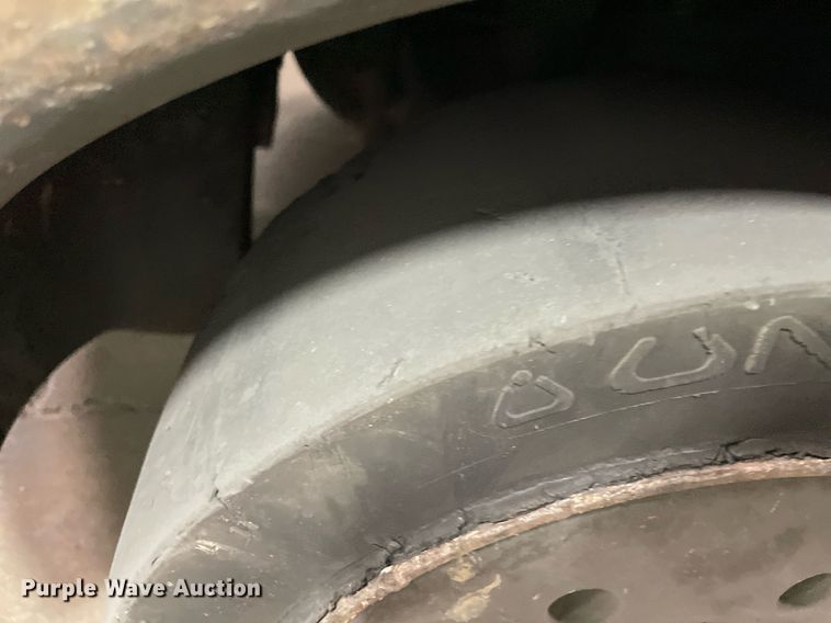 image for item NY9901 Crown  forklift