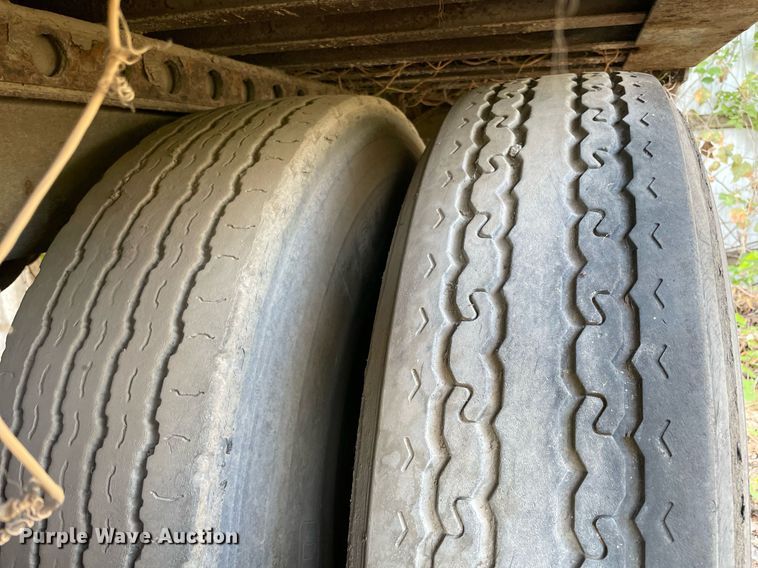 image for item NY9981 1993 Stoughton GVW-Z-455T-S-C  dry van trailer