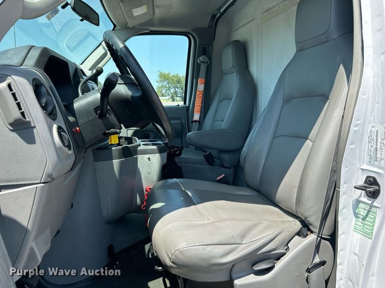 image for item DH7337 2012 Ford E450 Super Duty  box truck