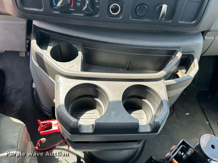 image for item DH7337 2012 Ford E450 Super Duty  box truck