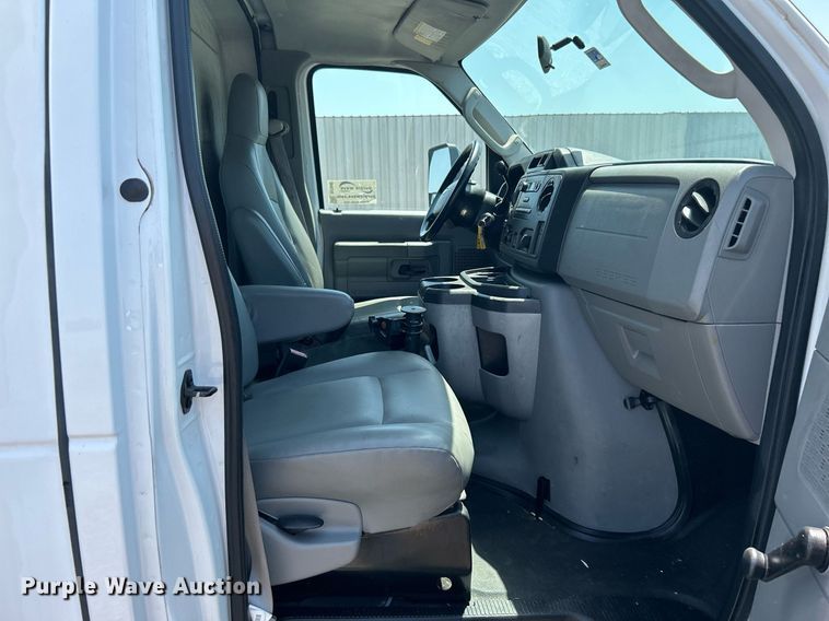 image for item DH7337 2012 Ford E450 Super Duty  box truck