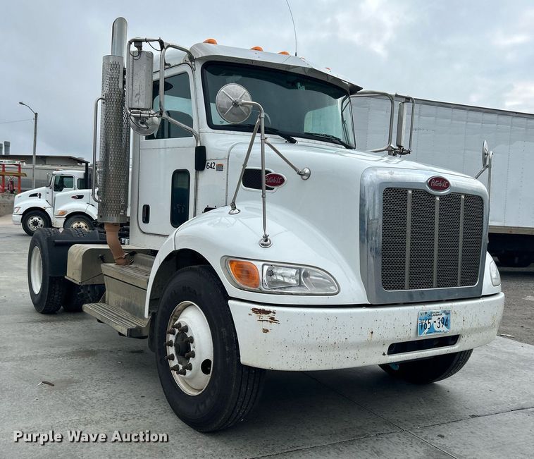 image for item DJ6335 2018 Peterbilt 337  semi truck