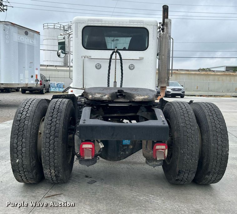 image for item DJ6335 2018 Peterbilt 337  semi truck