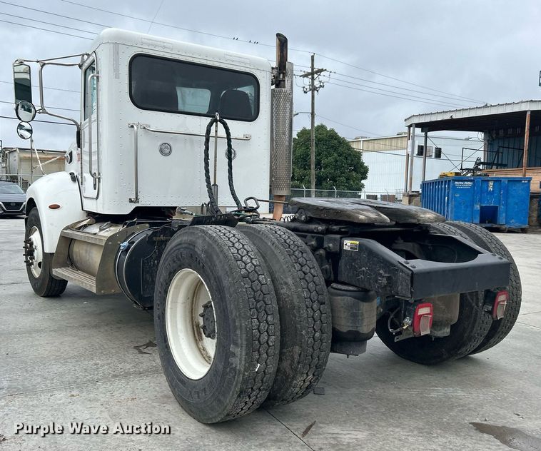 image for item DJ6335 2018 Peterbilt 337  semi truck