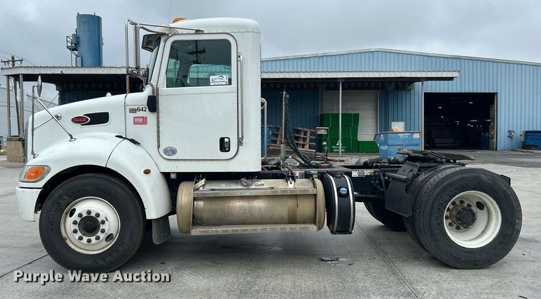 image for item DJ6335 2018 Peterbilt 337  semi truck