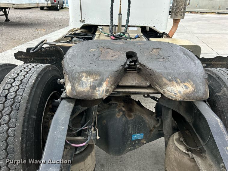 image for item DJ6335 2018 Peterbilt 337  semi truck