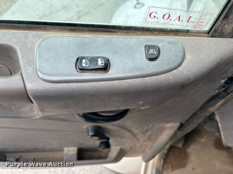 image for item DJ6335 2018 Peterbilt 337  semi truck