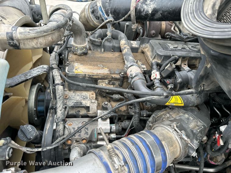 image for item DJ6335 2018 Peterbilt 337  semi truck