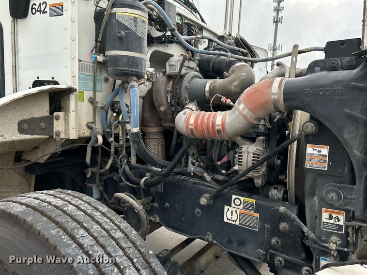 image for item DJ6335 2018 Peterbilt 337  semi truck