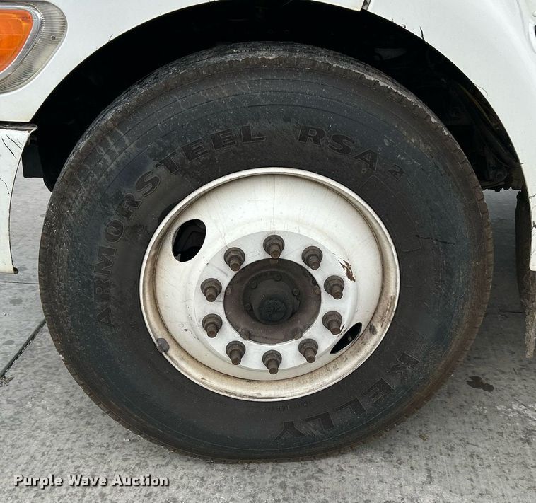 image for item DJ6335 2018 Peterbilt 337  semi truck