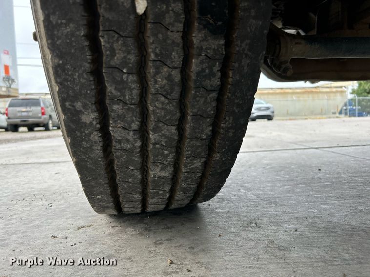 image for item DJ6335 2018 Peterbilt 337  semi truck