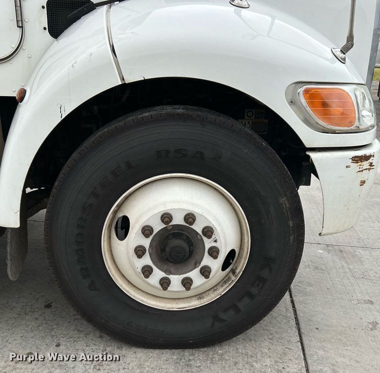 image for item DJ6335 2018 Peterbilt 337  semi truck