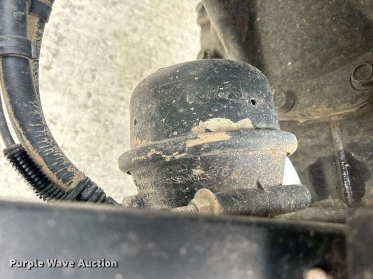 image for item DJ6335 2018 Peterbilt 337  semi truck