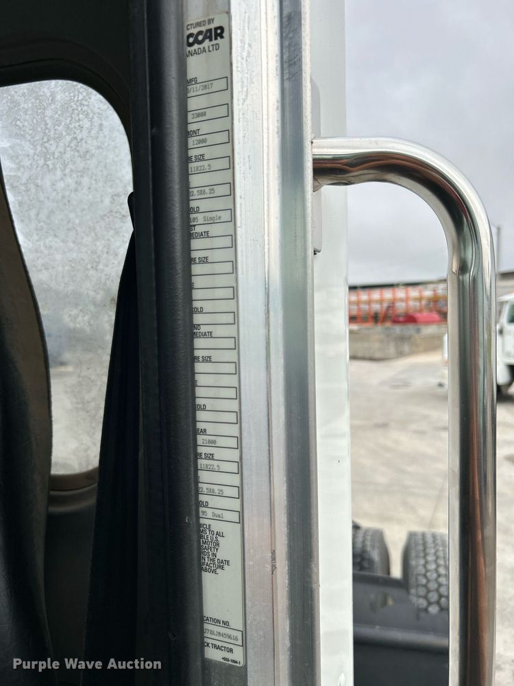 image for item DJ6335 2018 Peterbilt 337  semi truck