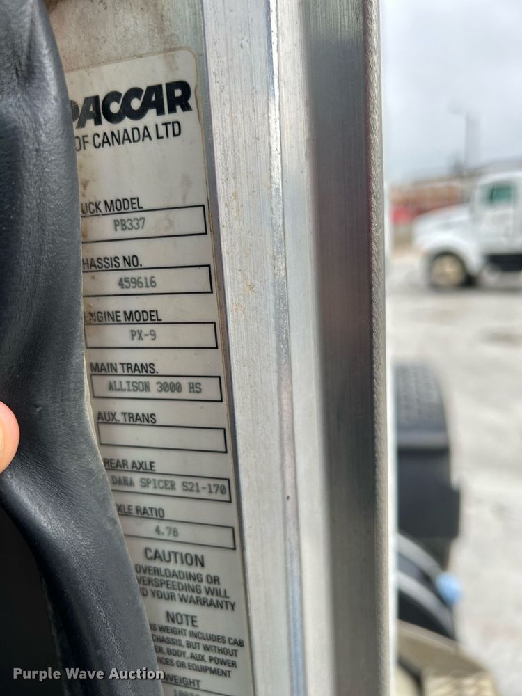 image for item DJ6335 2018 Peterbilt 337  semi truck