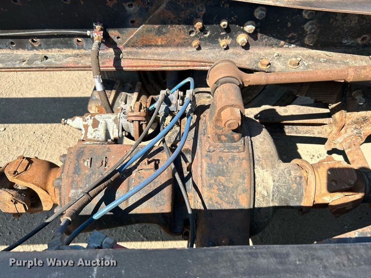 image for item DJ6339 1989 Kenworth T800  truck cab and chassis