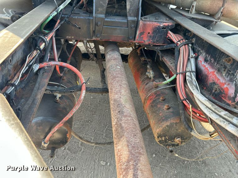 image for item DJ6339 1989 Kenworth T800  truck cab and chassis