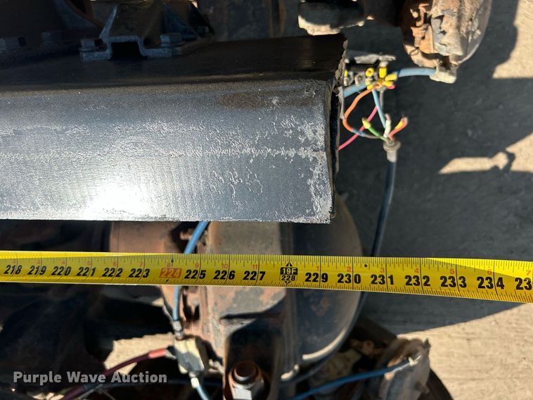 image for item DJ6339 1989 Kenworth T800  truck cab and chassis