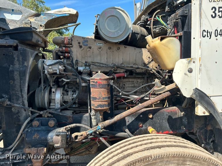 image for item DJ6339 1989 Kenworth T800  truck cab and chassis