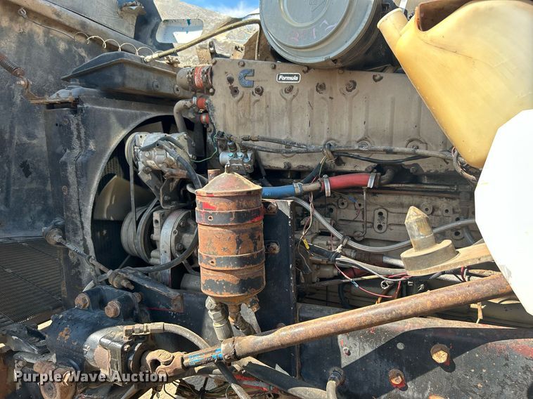 image for item DJ6339 1989 Kenworth T800  truck cab and chassis