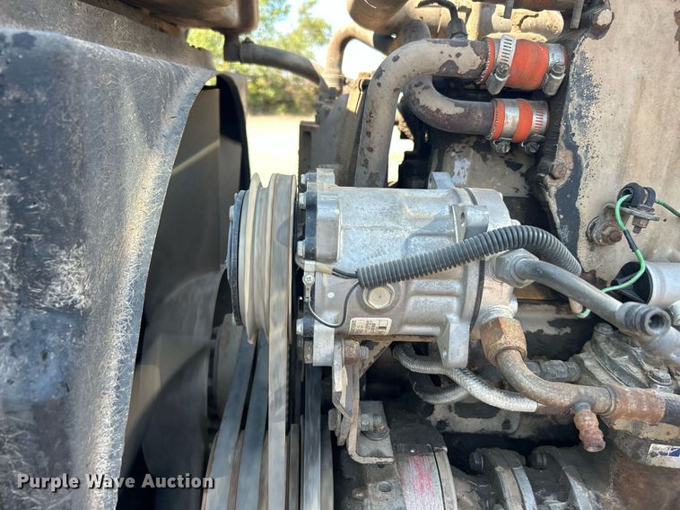 image for item DJ6339 1989 Kenworth T800  truck cab and chassis