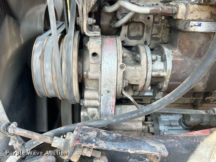 image for item DJ6339 1989 Kenworth T800  truck cab and chassis