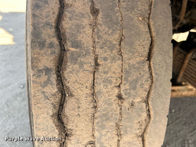 image for item DJ6339 1989 Kenworth T800  truck cab and chassis