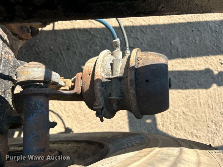 image for item DJ6339 1989 Kenworth T800  truck cab and chassis