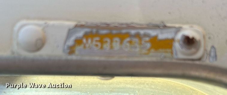 image for item DJ6339 1989 Kenworth T800  truck cab and chassis