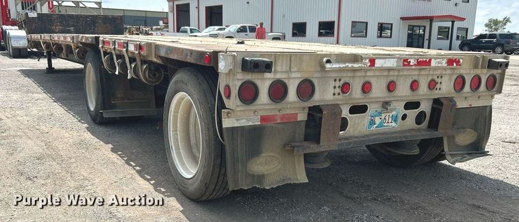 image for item DJ6340 2006 Fontaine  drop deck trailer