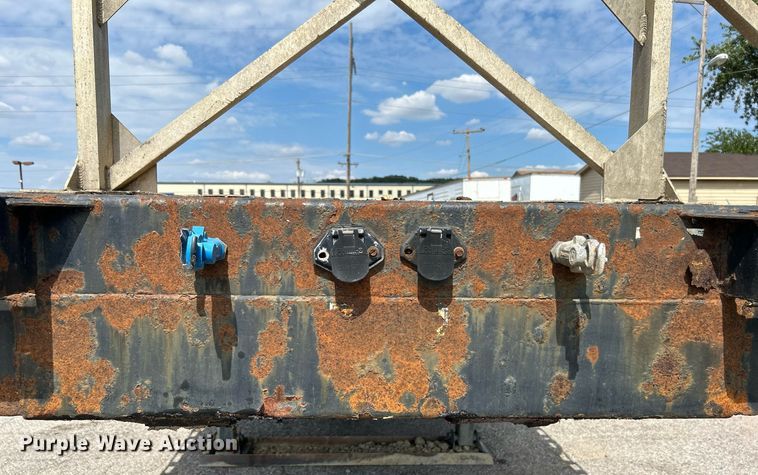 image for item DJ6340 2006 Fontaine  drop deck trailer