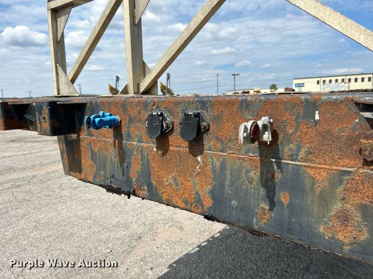 image for item DJ6340 2006 Fontaine  drop deck trailer