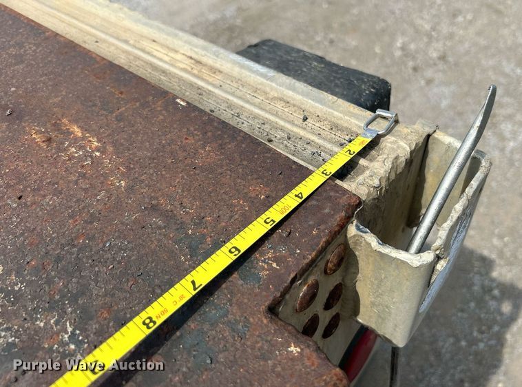 image for item DJ6340 2006 Fontaine  drop deck trailer