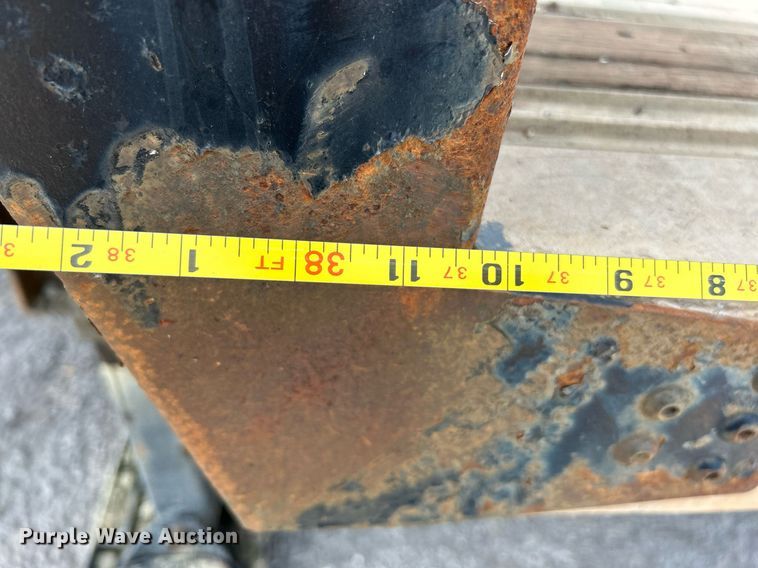 image for item DJ6340 2006 Fontaine  drop deck trailer