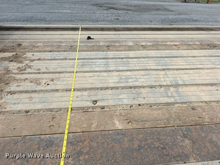 image for item DJ6340 2006 Fontaine  drop deck trailer