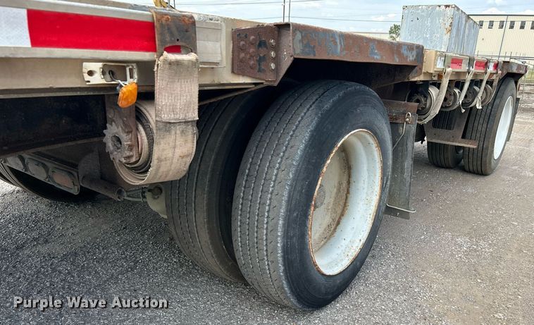 image for item DJ6340 2006 Fontaine  drop deck trailer