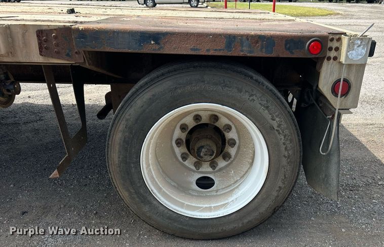 image for item DJ6340 2006 Fontaine  drop deck trailer